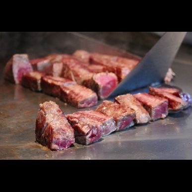 三宮で上質なステーキをご用意し大切な記念日をお祝いします