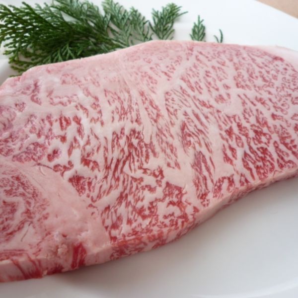 三宮で神戸牛の鉄板焼きを心ゆくまで楽しんでいただけます